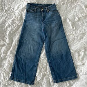 Universal Thread Wide Leg Jeans